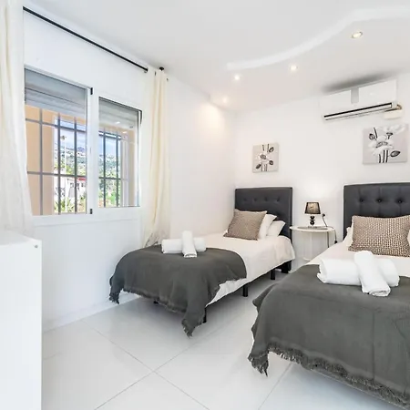 Apartment Vb Beachfront The Pearl 2bdr